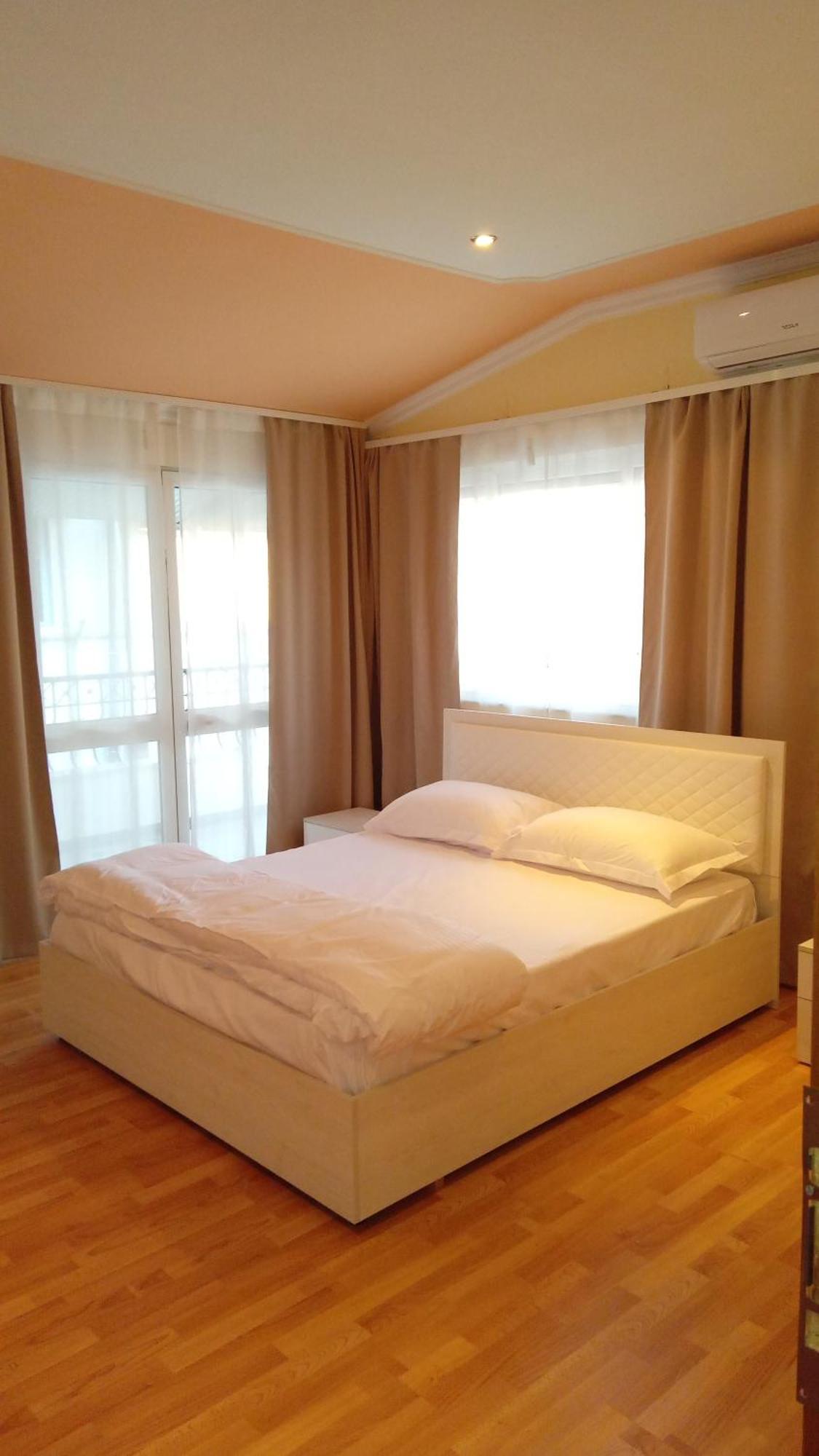 Mandarine Hostel Tirana Exterior photo