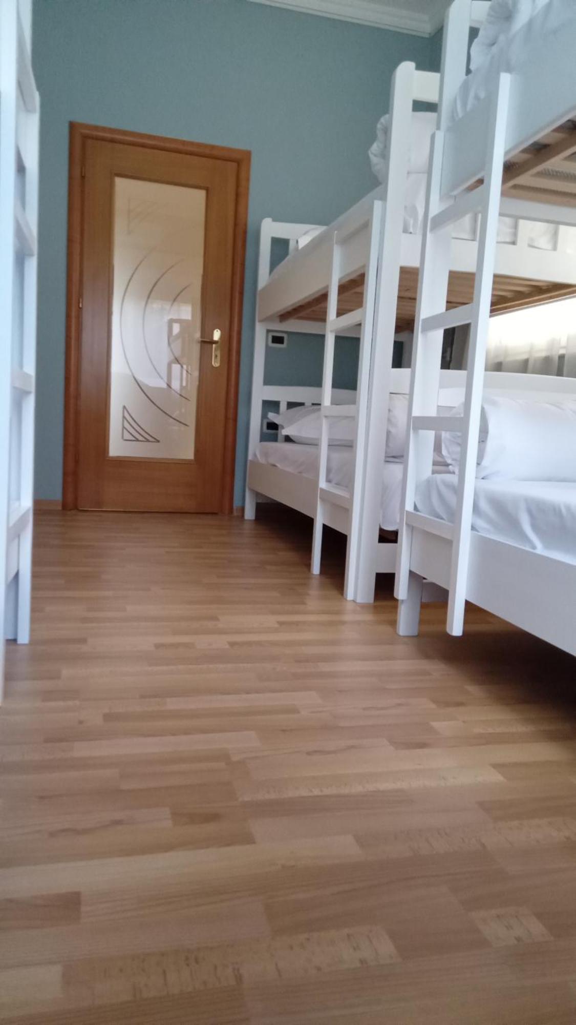 Mandarine Hostel Tirana Exterior photo