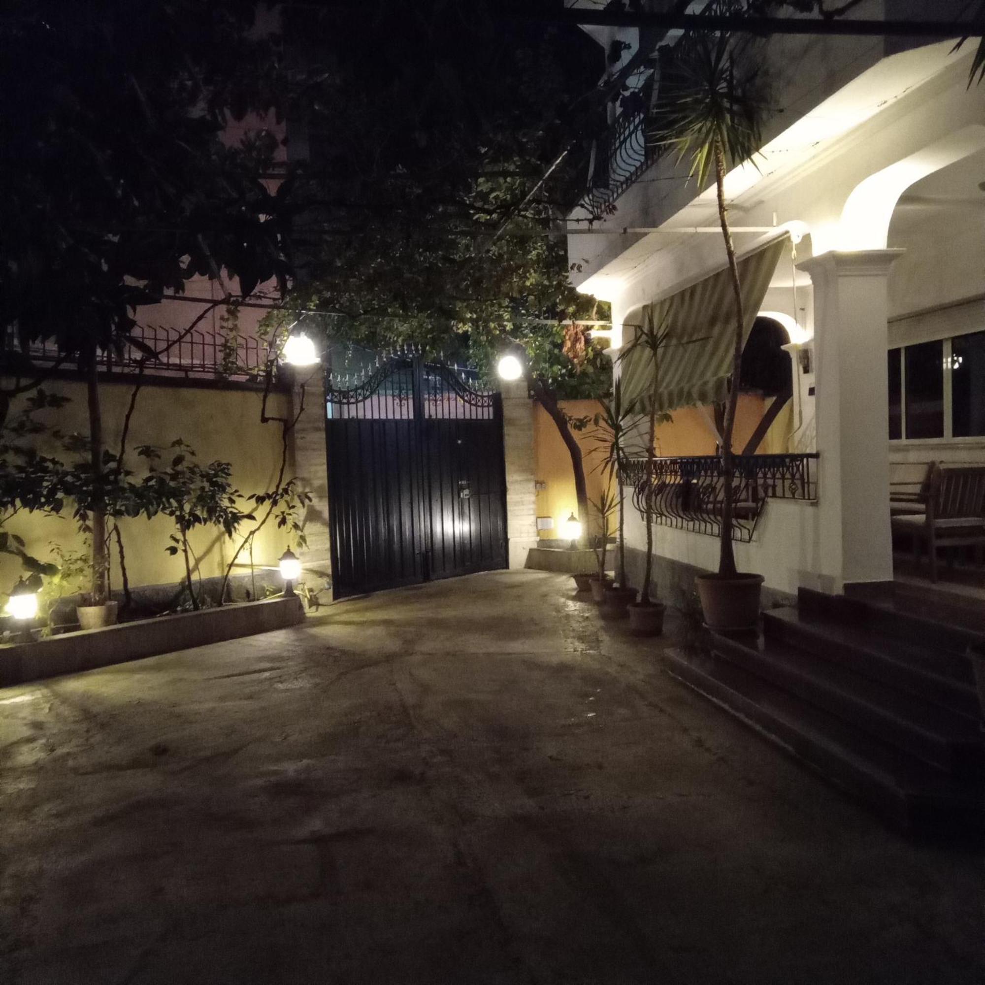 Mandarine Hostel Tirana Exterior photo