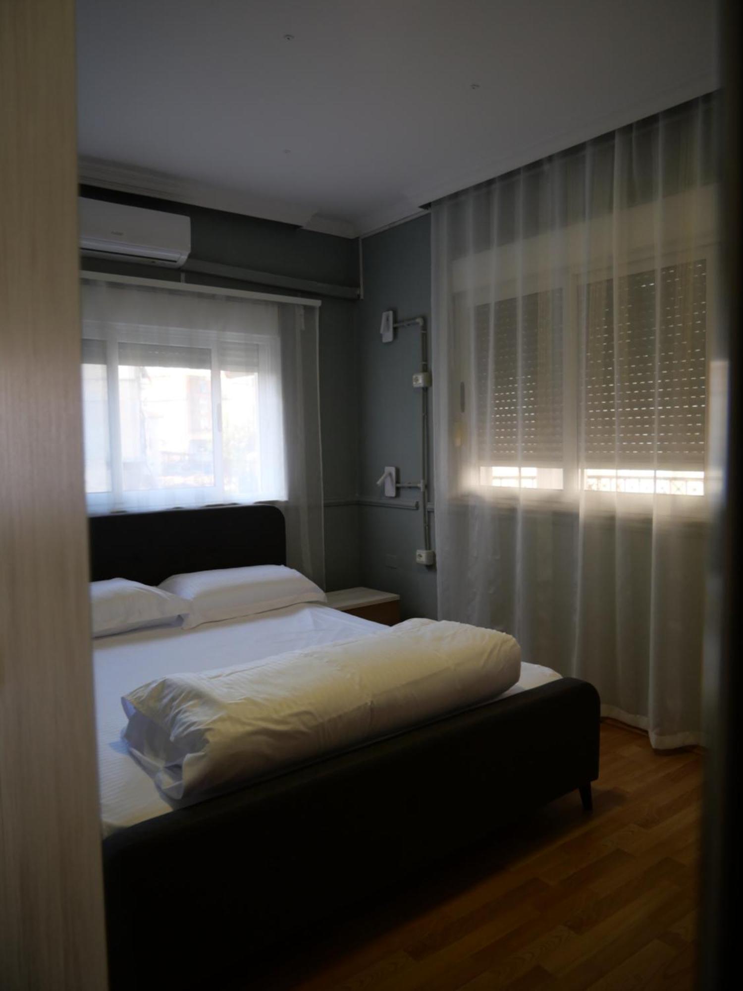 Mandarine Hostel Tirana Exterior photo