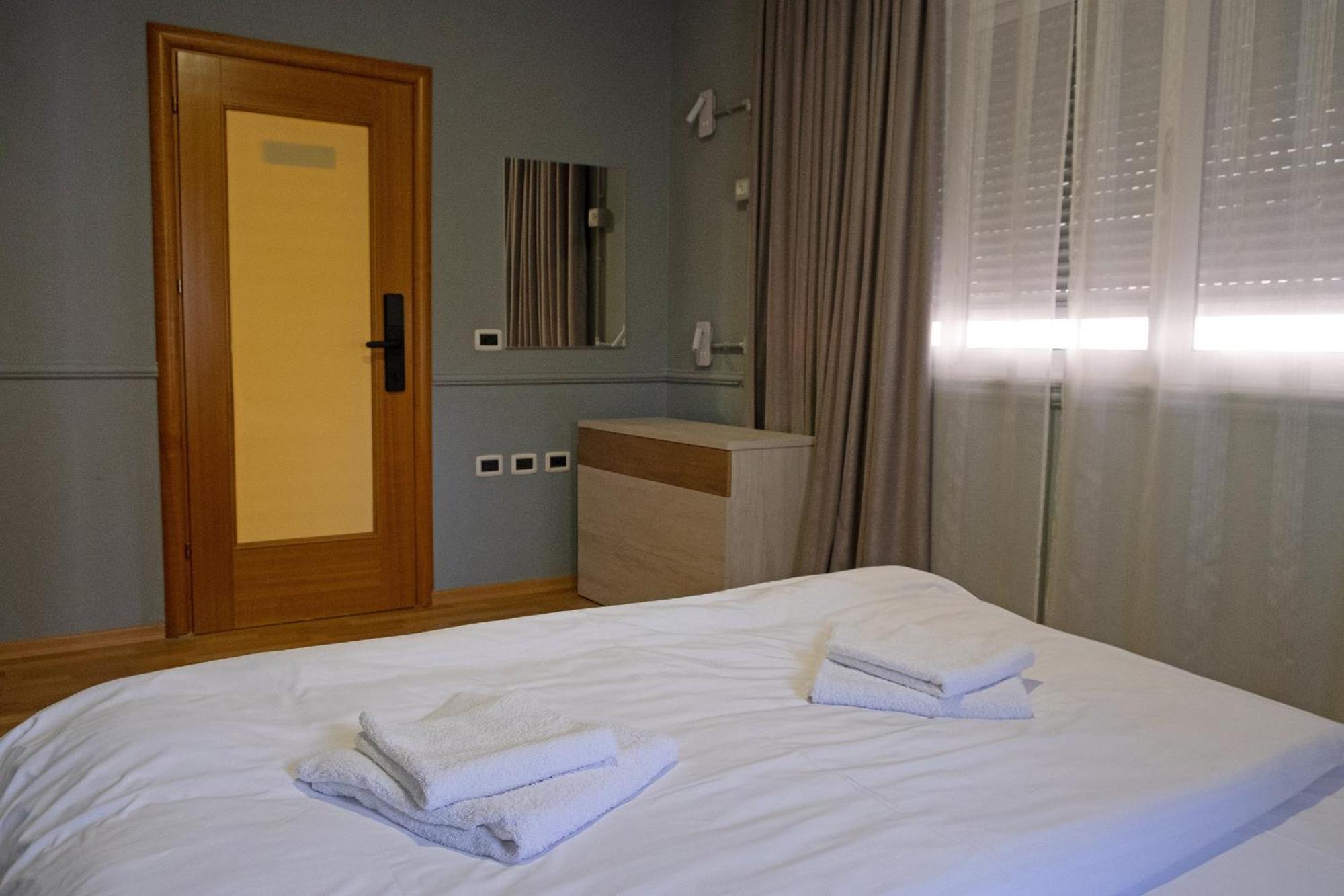 Mandarine Hostel Tirana Exterior photo