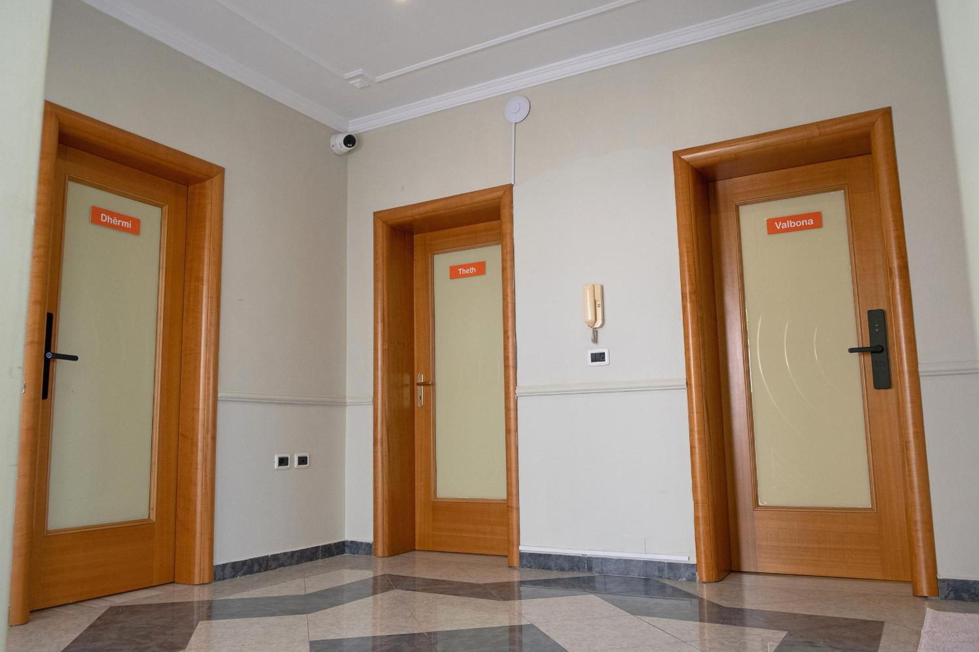 Mandarine Hostel Tirana Exterior photo